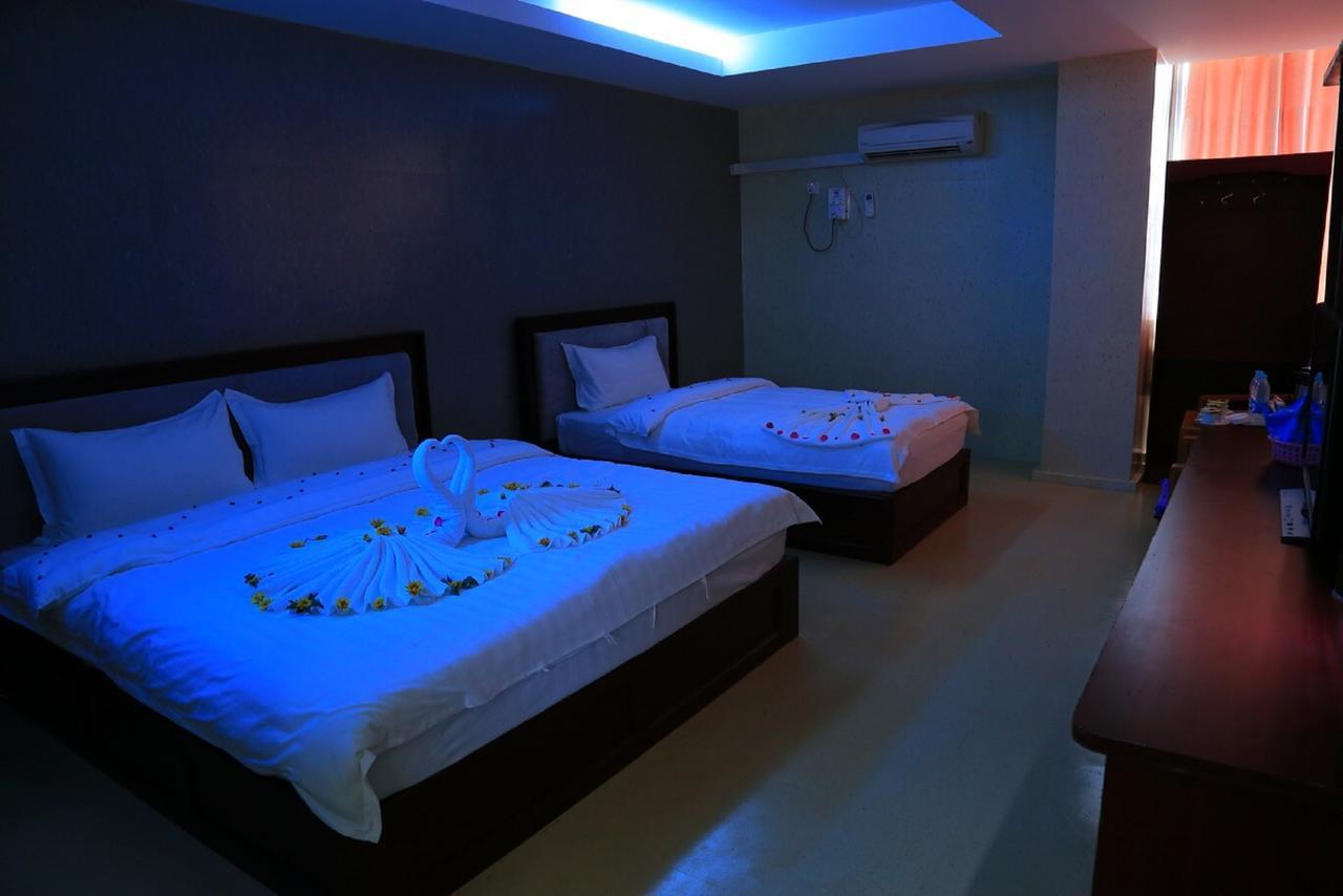 King & Queen Hotel Monywa Exteriör bild