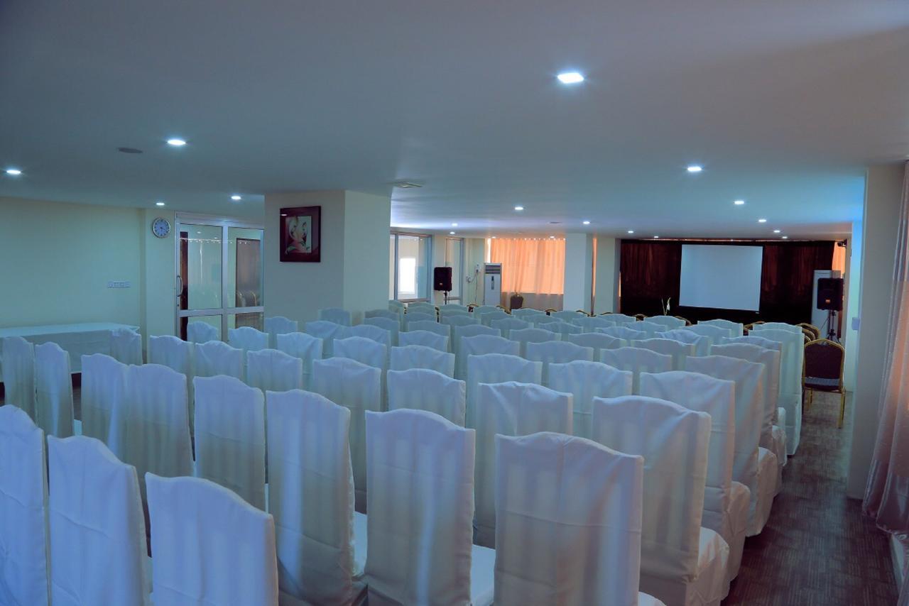 King & Queen Hotel Monywa Exteriör bild