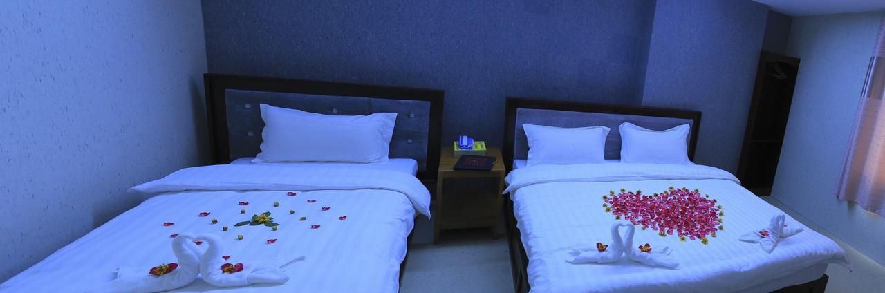 King & Queen Hotel Monywa Exteriör bild
